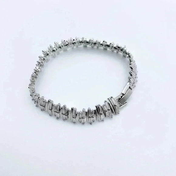 Cubic Zirconia Bracelet - Picture 2 of 4